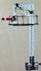 7mm scale LSWR Gallows Signal with working light based on one at Exeter with working ground signals